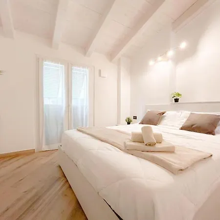 Elegante Suite Via Sestri - Airport - Wifi Genoa Exterior photo