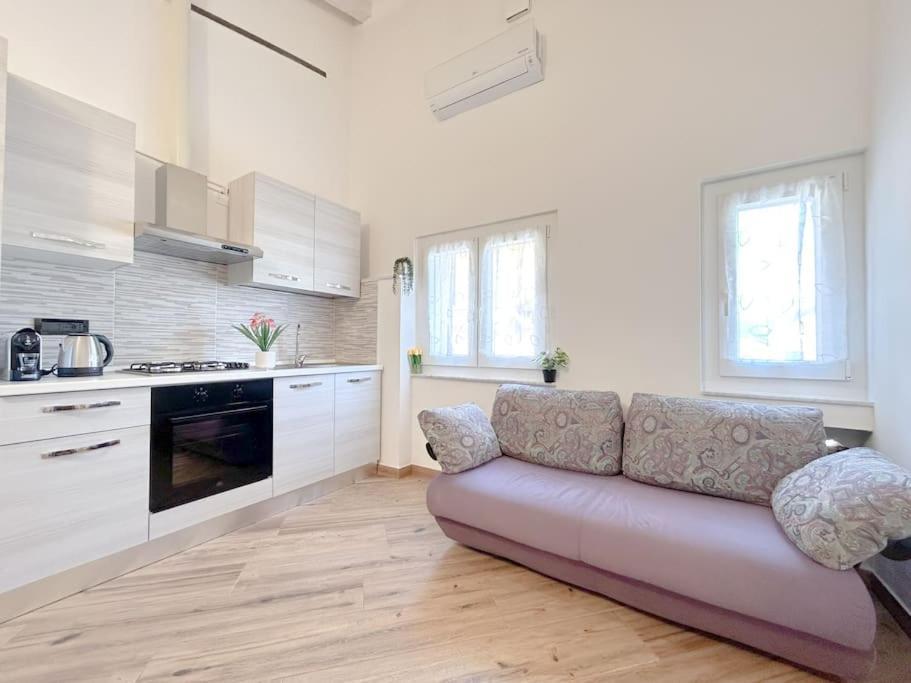 Elegante Via Sestri - Airport - Wifi Apartment Genoa